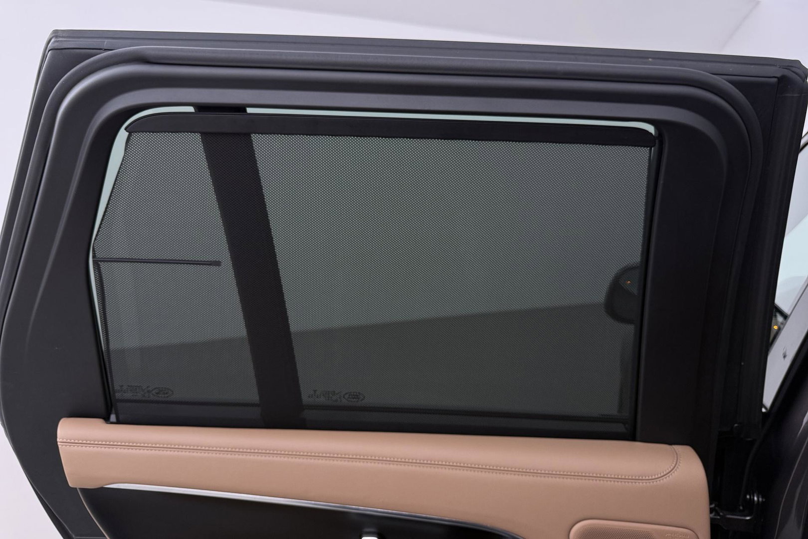 Land Rover Range Rover 3.0 P400 HSE | Meridian 3D Surround | ClearSight | Panoramadak | 360° Camera | Trekhaak | Head-Up | Stoelventilatie V+A | 22 Inch