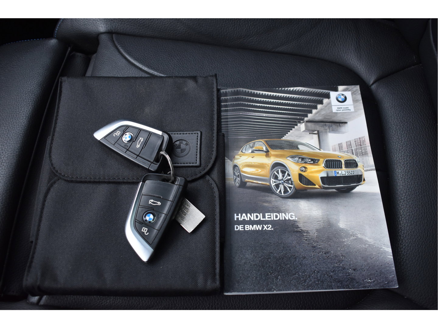 BMW X2 xDrive20i Executive Edition M-Sport 192 pk | Vol | HUD | Camera | Elekt.stoelen | Open dak | Harman/Kardon | Afn.trekhaak | Full LED | Historie