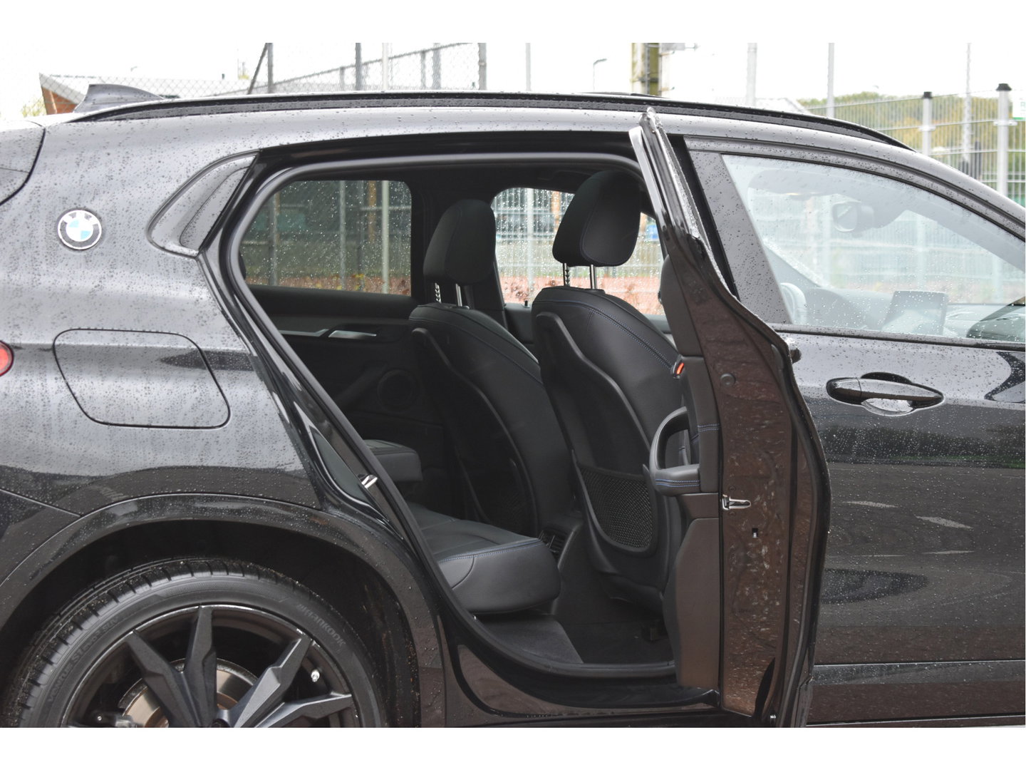 BMW X2 xDrive20i Executive Edition M-Sport 192 pk | Vol | HUD | Camera | Elekt.stoelen | Open dak | Harman/Kardon | Afn.trekhaak | Full LED | Historie