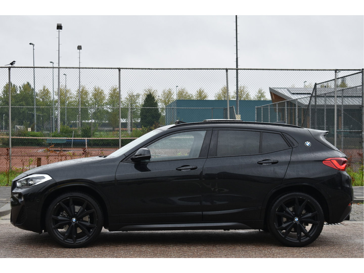 BMW X2 xDrive20i Executive Edition M-Sport 192 pk | Vol | HUD | Camera | Elekt.stoelen | Open dak | Harman/Kardon | Afn.trekhaak | Full LED | Historie