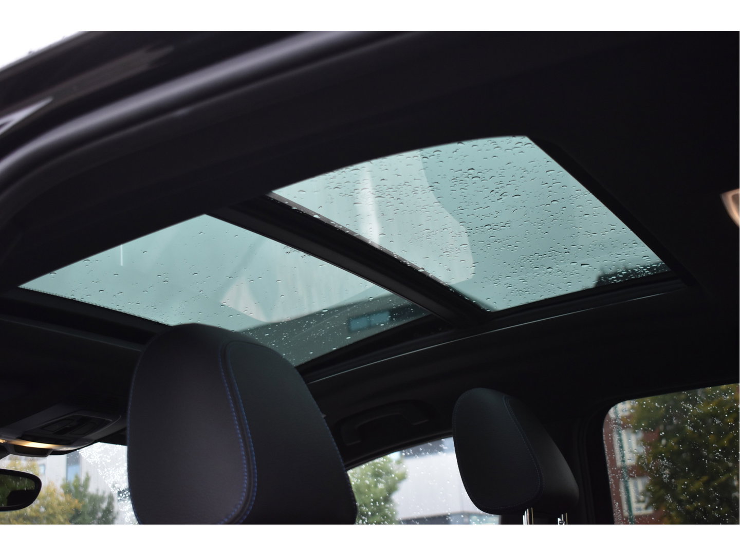 BMW X2 xDrive20i Executive Edition M-Sport 192 pk | Vol | HUD | Camera | Elekt.stoelen | Open dak | Harman/Kardon | Afn.trekhaak | Full LED | Historie