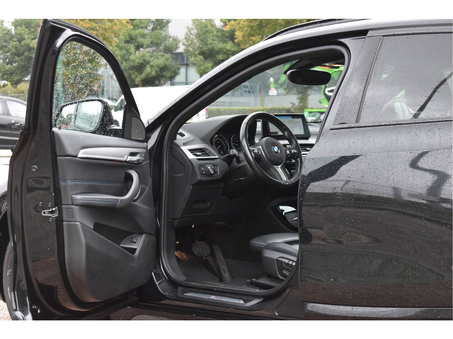 BMW X2 xDrive20i Executive Edition M-Sport 192 pk | Vol | HUD | Camera | Elekt.stoelen | Open dak | Harman/Kardon | Afn.trekhaak | Full LED | Historie