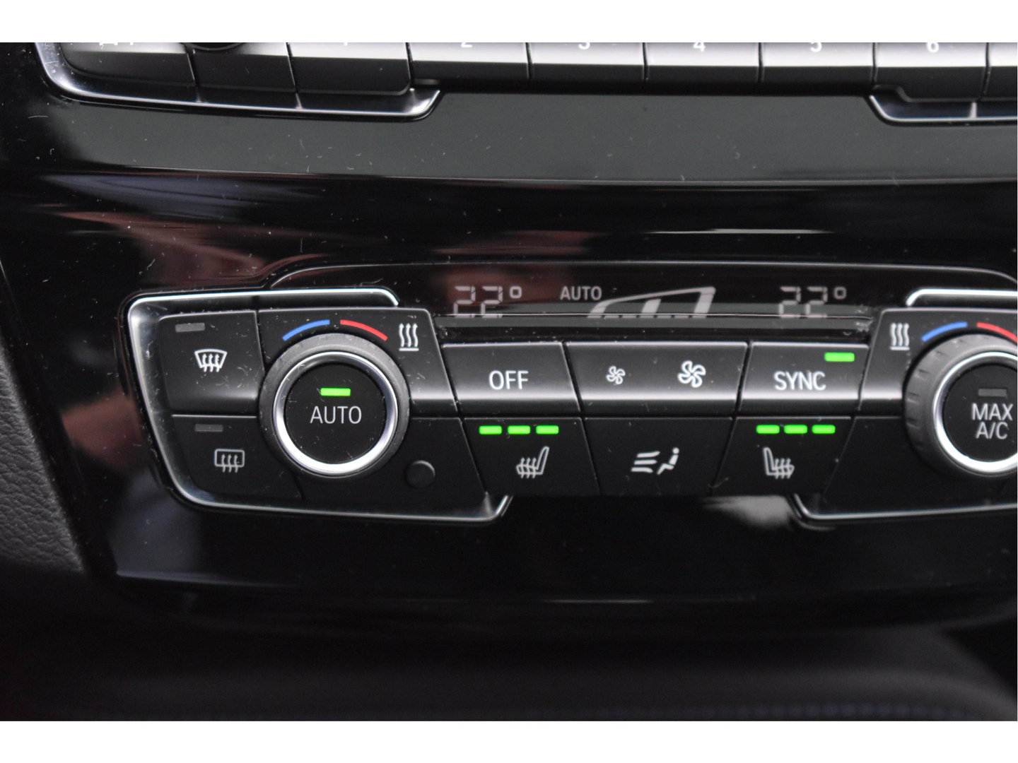 BMW X2 xDrive20i Executive Edition M-Sport 192 pk | Vol | HUD | Camera | Elekt.stoelen | Open dak | Harman/Kardon | Afn.trekhaak | Full LED | Historie