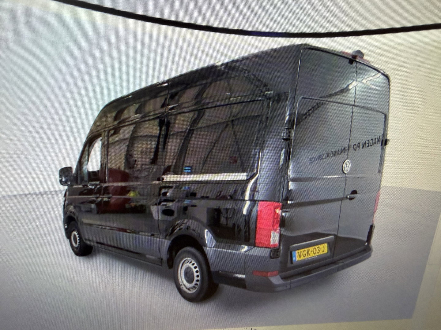 Volkswagen Crafter 35 2.0 TDI 140pk automaat L3H3 ( L2H2 ) Comfortline / euro 6 / bpm vrij / lease vanaf € 407 / vaste prijs rijklaar € 24.950 ex btw / dubbele schuifdeur / airco / cruise / camera !