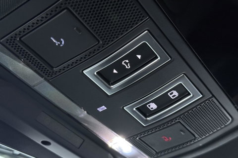 Land Rover Defender 110 P300e X-Dynamic HSE | 6-Persoons | Meridian Surround | ClearSight | Head-Up | Massage+Ventilatie | 22 Inch