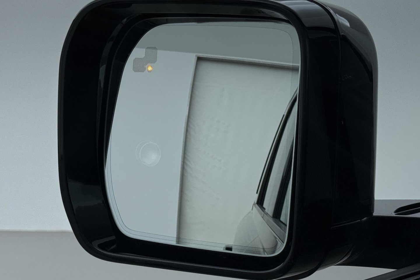 Land Rover Defender 110 P300e X-Dynamic HSE | 6-Persoons | Meridian Surround | ClearSight | Head-Up | Massage+Ventilatie | 22 Inch