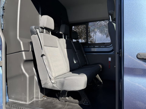 Ford Transit 350 2.0 TDCI 170pk L3H2 DC 5 persoons Trend / vaste prijs rijklaar € 25.950 ex btw / euro 6 / bpm vrij / lease vanaf € 424 / raptor grille / blauw metallic / trekhaak 2500 kg