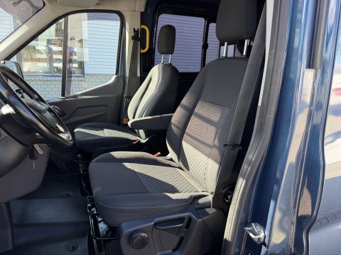 Ford Transit 350 2.0 TDCI 170pk L3H2 DC 5 persoons Trend / vaste prijs rijklaar € 25.950 ex btw / euro 6 / bpm vrij / lease vanaf € 424 / raptor grille / blauw metallic / trekhaak 2500 kg
