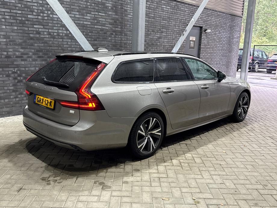Volvo V90 2.0 T6 AWD R-Design | Panoramadak | Head-Up | Pilot Assist | Camera | Stoel+Stuurverwarming | Keyless | Getint glas | ACC