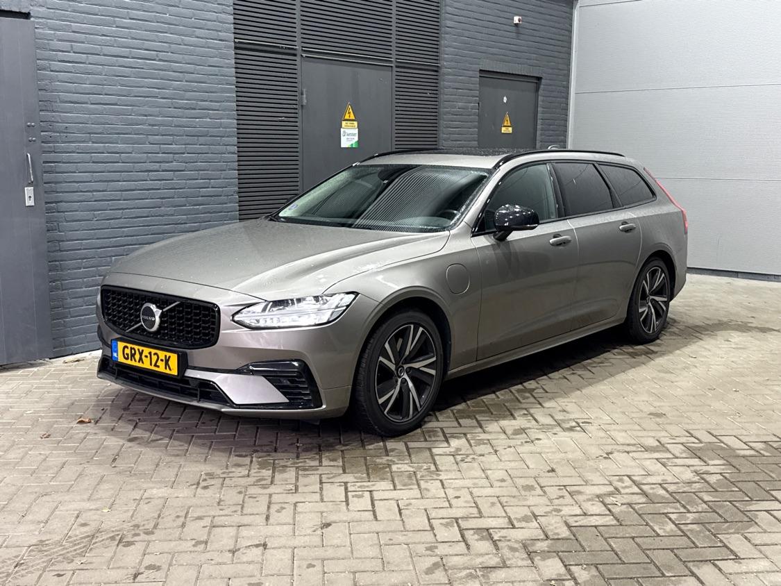 Volvo V90 2.0 T6 AWD R-Design | Panoramadak | Head-Up | Pilot Assist | Camera | Stoel+Stuurverwarming | Keyless | Getint glas | ACC