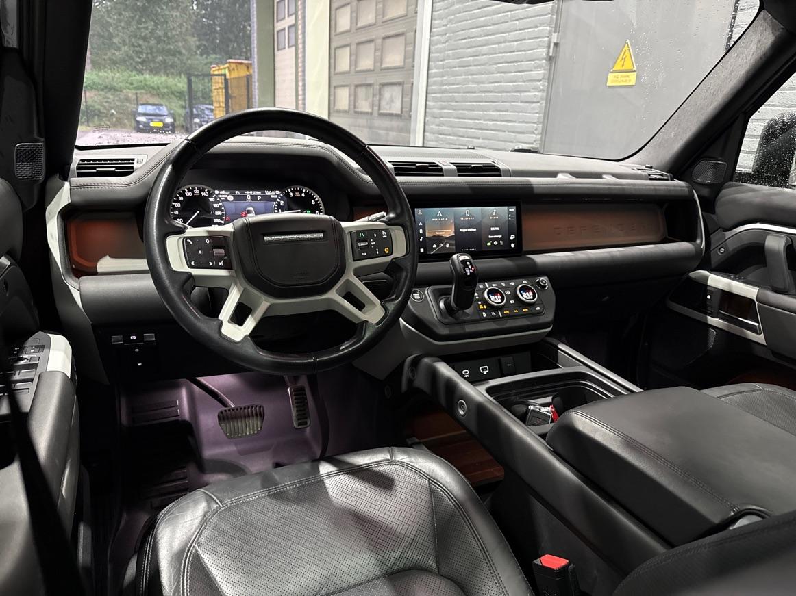 Land Rover Defender 110 P400e X-Dynamic SE | Luchtvering | Panoramadak | 360° Camera | Stoelventilatie | Meridian | Stoel+Stuurverwarming | Keyless