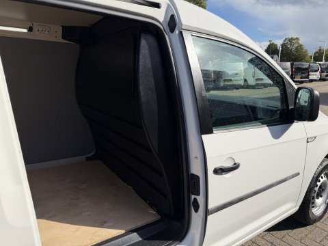 Volkswagen Caddy 2.0 TDI L2H1 BMT Maxi / vaste prijs rijklaar € 11.950 ex btw / lease vanaf € / euro 6 / bpm vrij / airco / pdc achter / achterklep / omvormer !