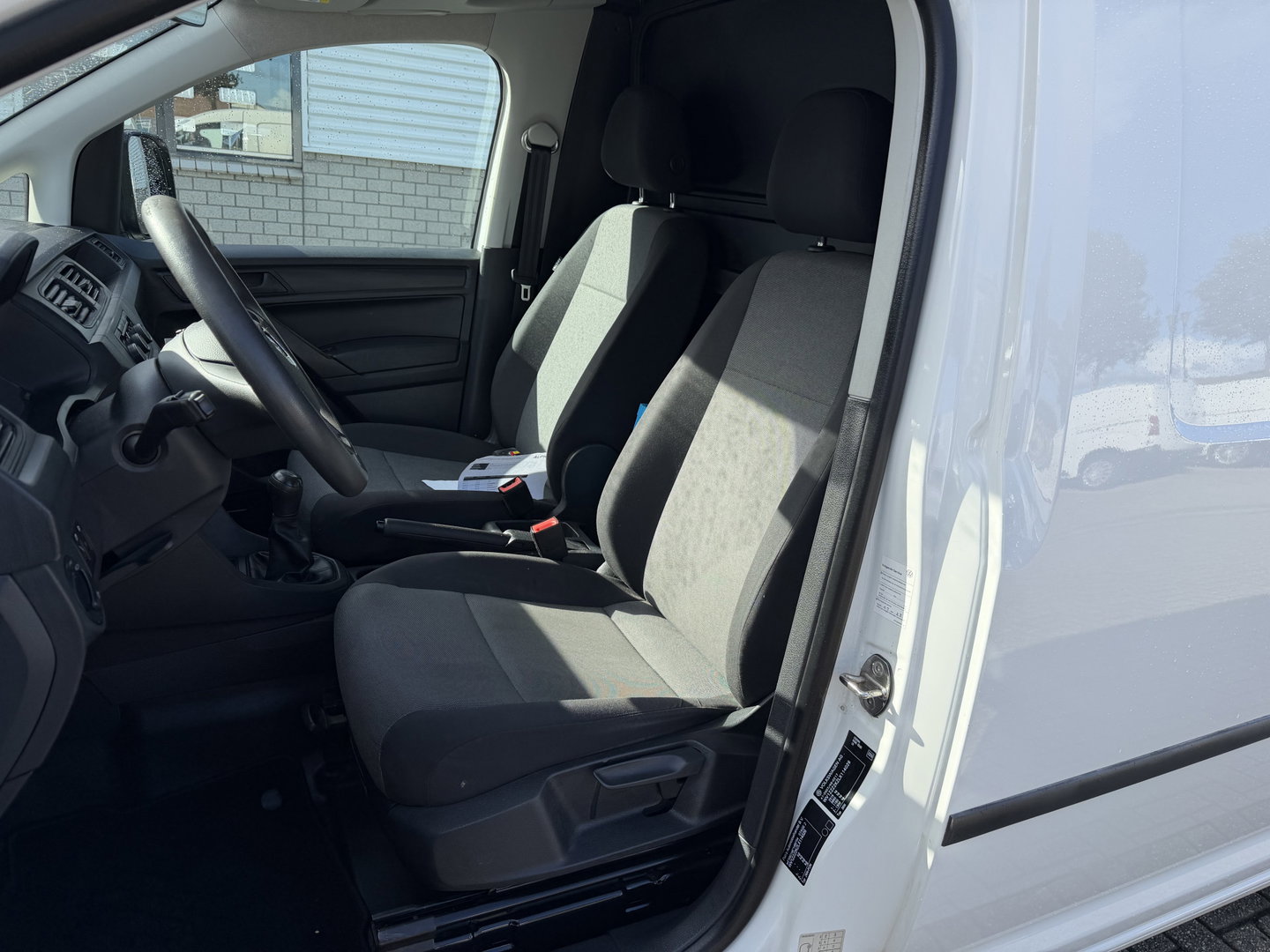 Volkswagen Caddy 2.0 TDI L2H1 BMT Maxi / vaste prijs rijklaar € 11.950 ex btw / lease vanaf € / euro 6 / bpm vrij / airco / pdc achter / achterklep / omvormer !