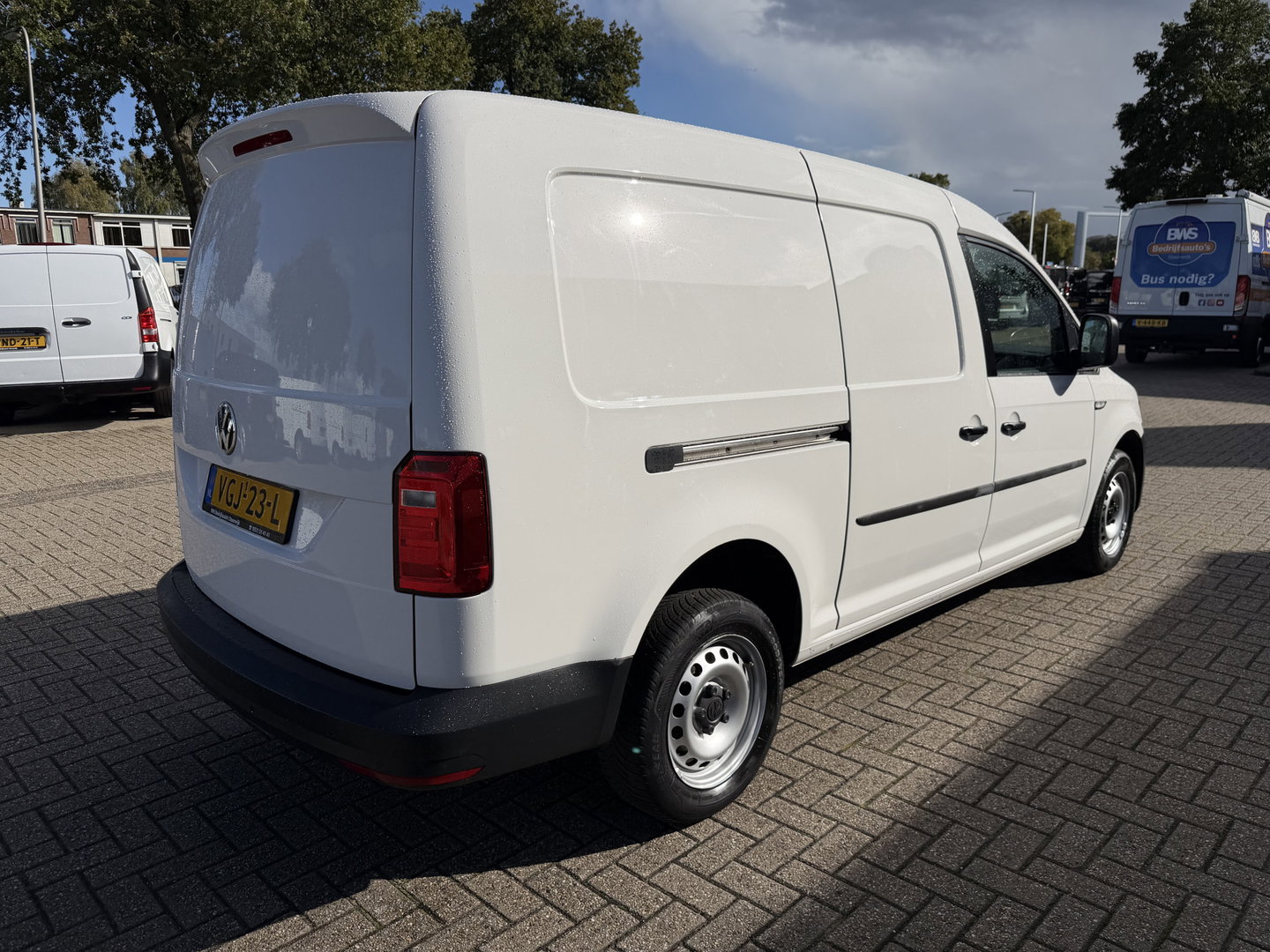 Volkswagen Caddy 2.0 TDI L2H1 BMT Maxi / vaste prijs rijklaar € 11.950 ex btw / lease vanaf € / euro 6 / bpm vrij / airco / pdc achter / achterklep / omvormer !