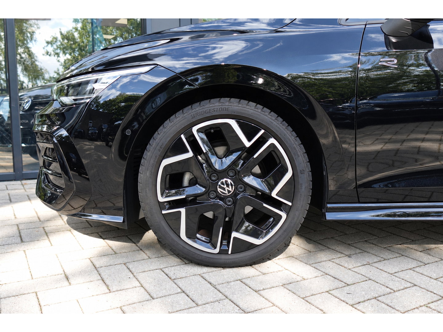 Volkswagen Golf 1.5 eTSI R-Line Edition PANO HUD KEYLESS