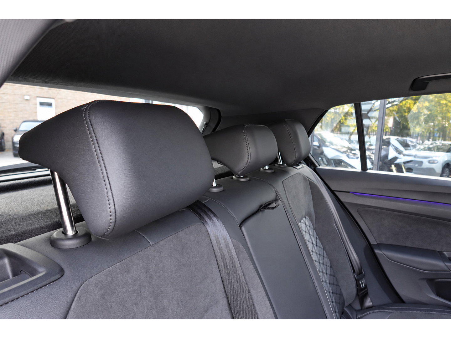 Volkswagen Golf 1.5 eTSI R-Line Edition PANO HUD KEYLESS