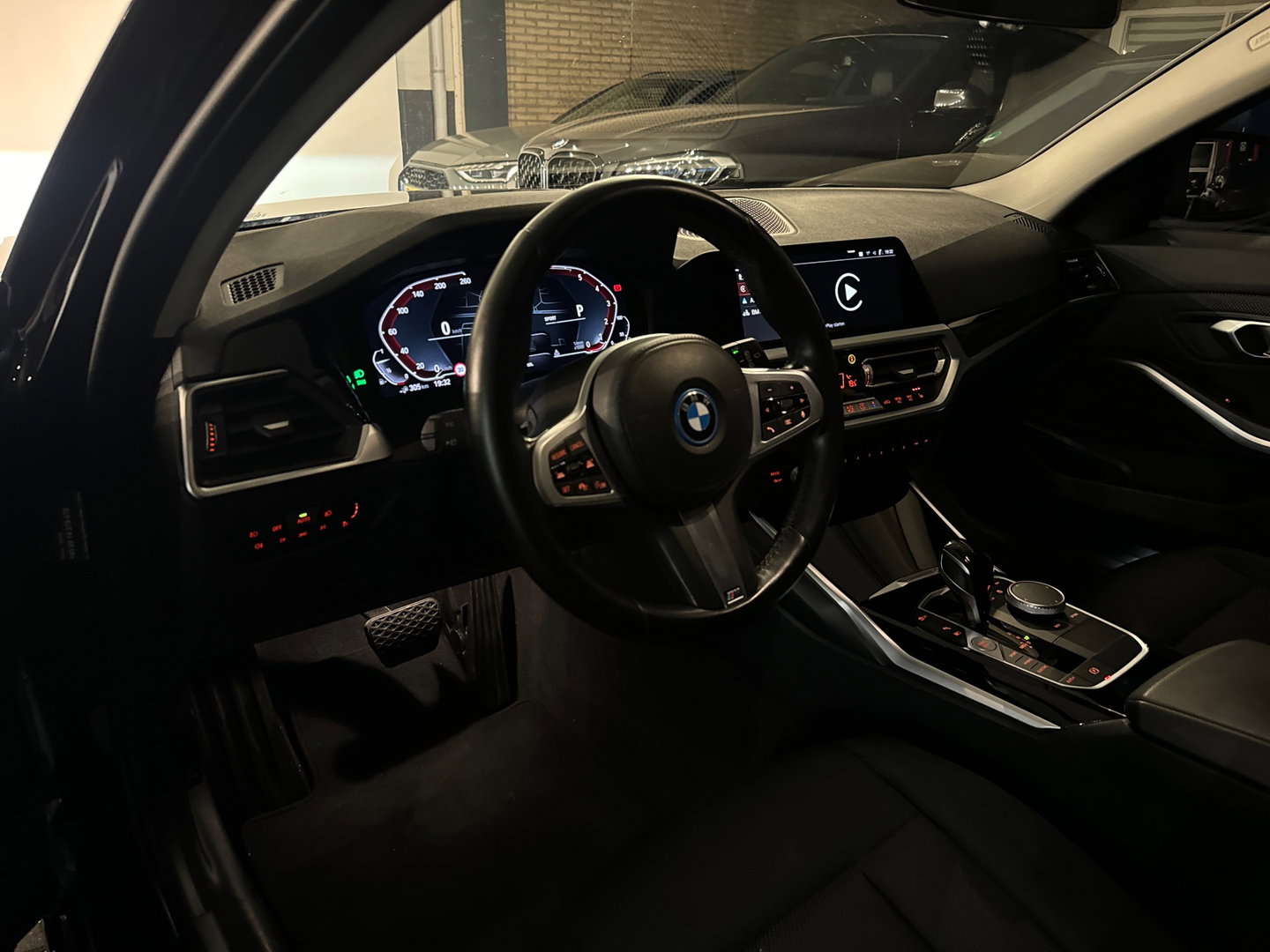 BMW 3 Serie Touring 330e High Executive ACC|Dodehoek|Lane Assist|Camera
