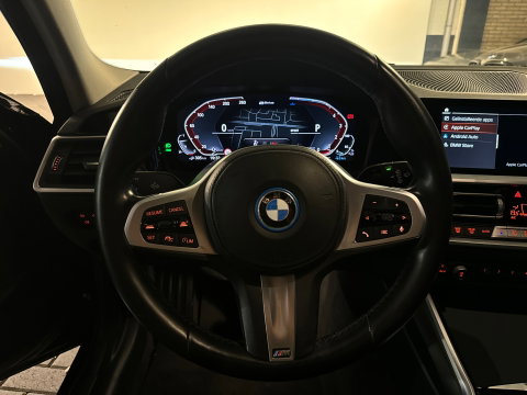BMW 3 Serie Touring 330e High Executive ACC|Dodehoek|Lane Assist|Camera