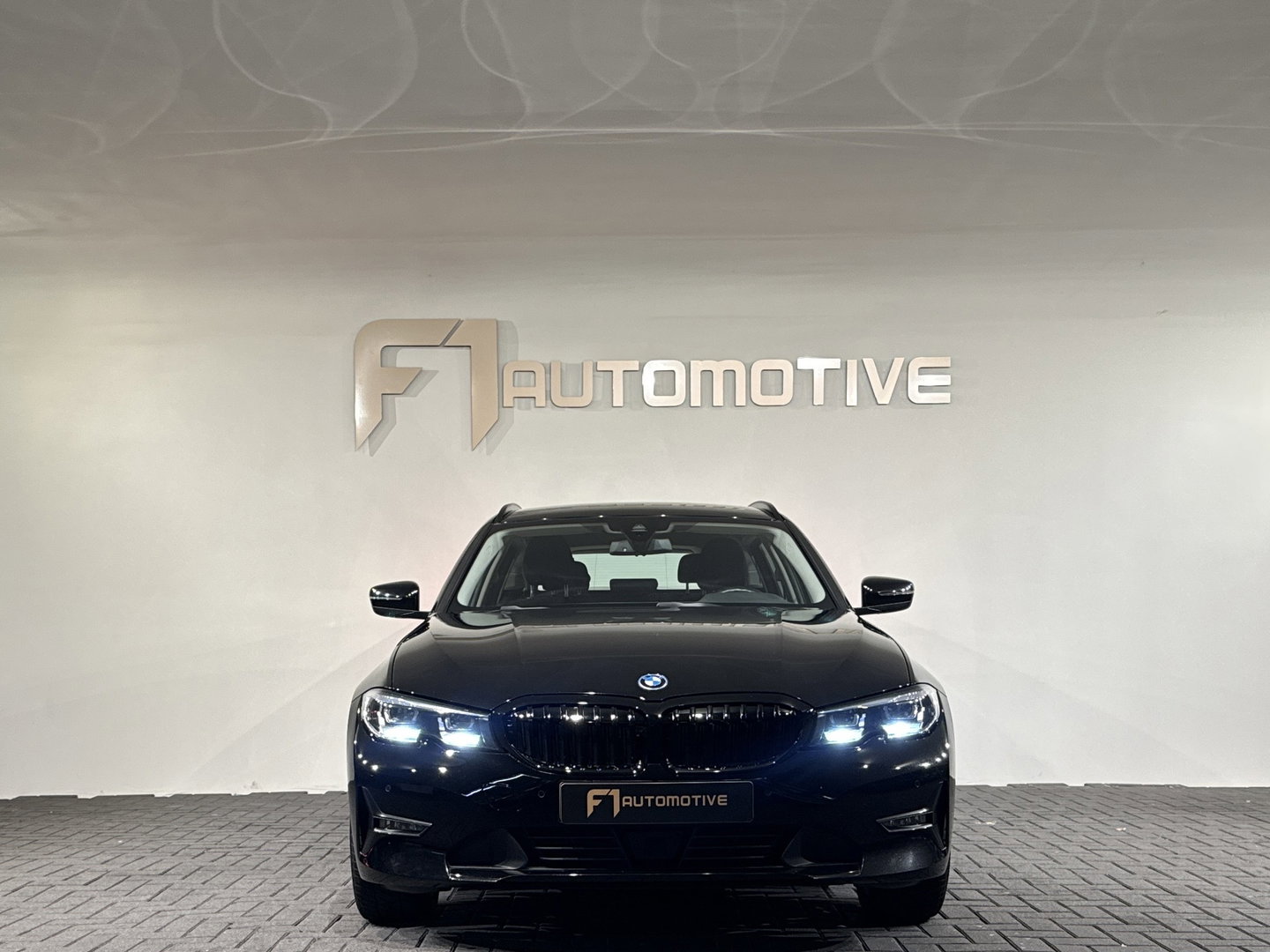 BMW 3 Serie Touring 330e High Executive ACC|Dodehoek|Lane Assist|Camera