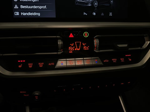 BMW 3 Serie Touring 330e High Executive ACC|Dodehoek|Lane Assist|Camera