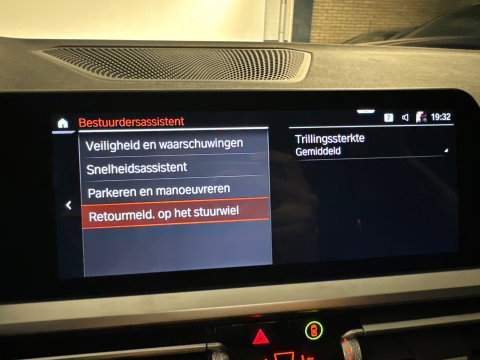 BMW 3 Serie Touring 330e High Executive ACC|Dodehoek|Lane Assist|Camera