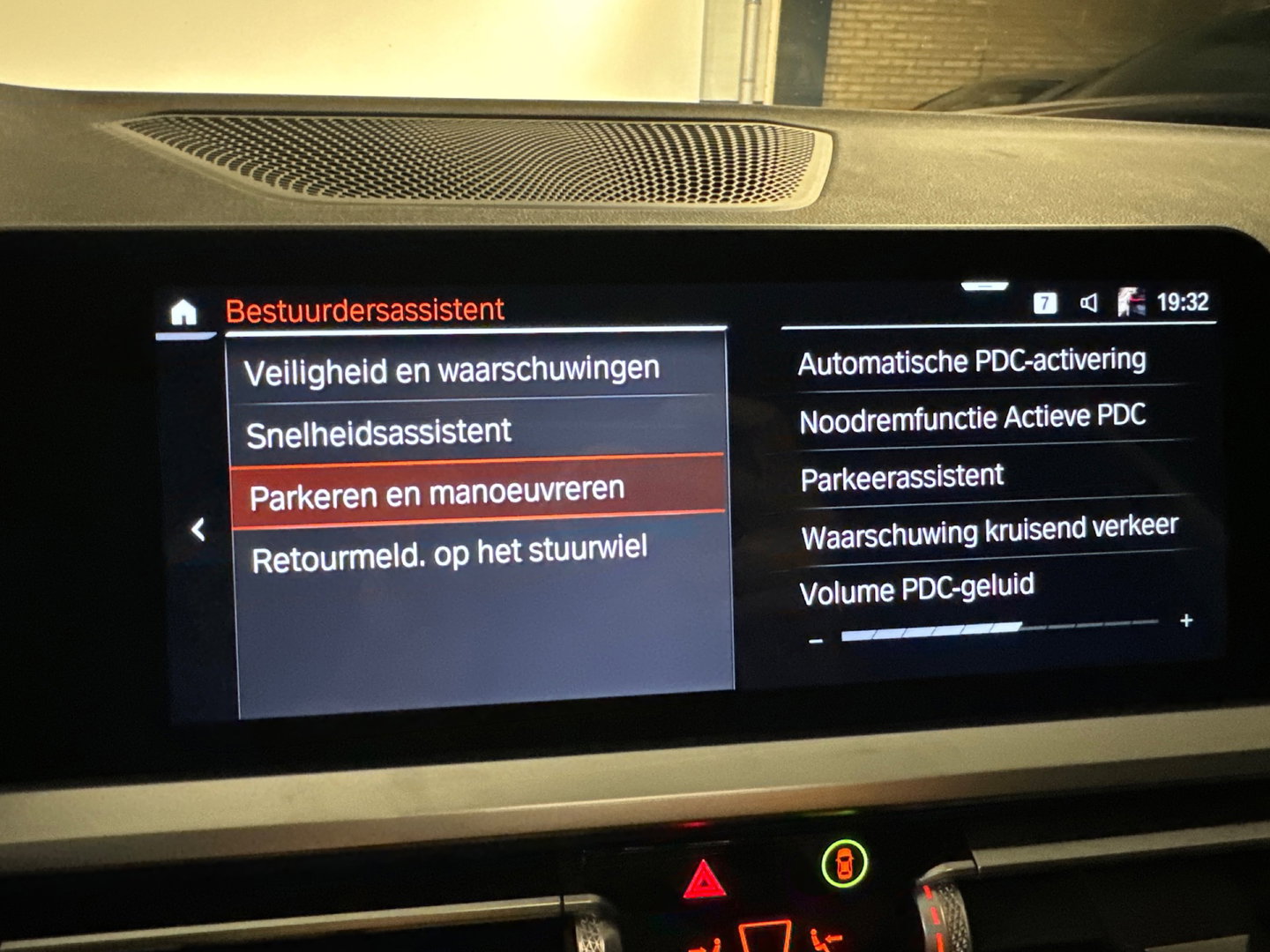 BMW 3 Serie Touring 330e High Executive ACC|Dodehoek|Lane Assist|Camera