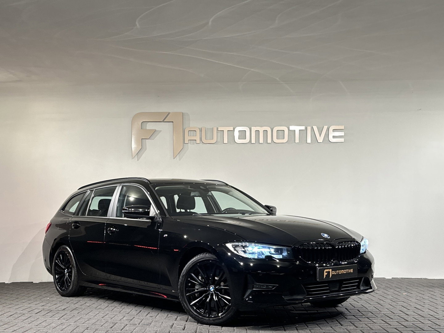 BMW 3 Serie Touring 330e High Executive ACC|Dodehoek|Lane Assist|Camera