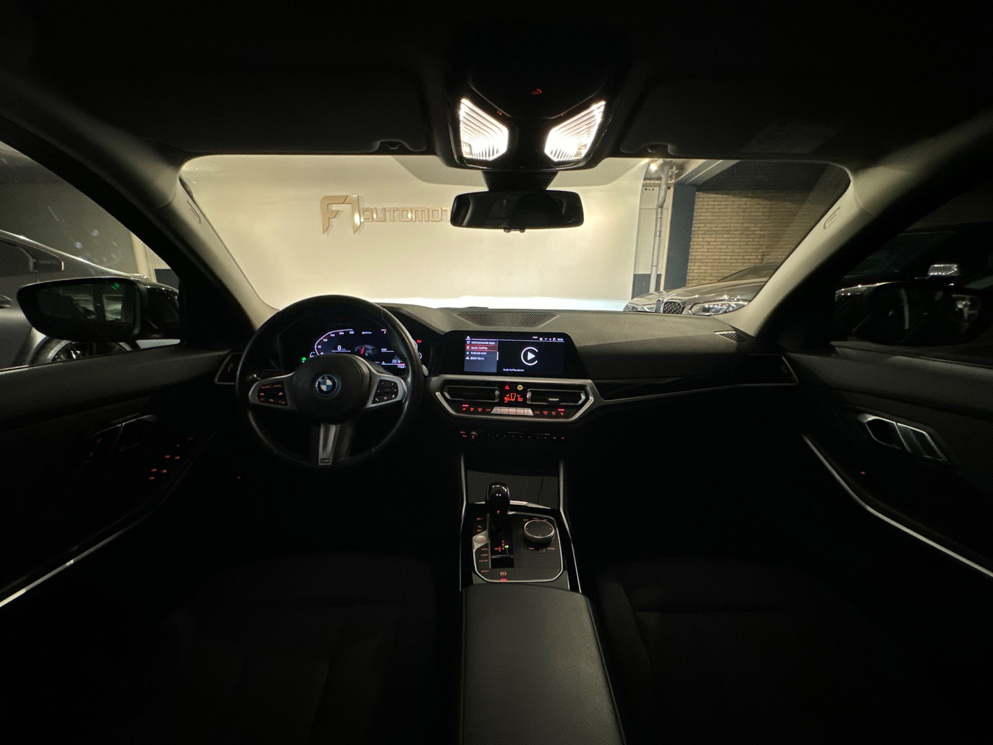 BMW 3 Serie Touring 330e High Executive ACC|Dodehoek|Lane Assist|Camera