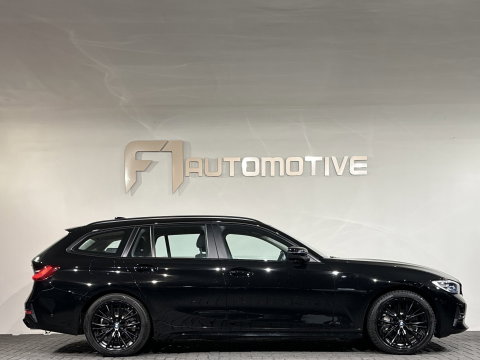 BMW 3 Serie Touring 330e High Executive ACC|Dodehoek|Lane Assist|Camera
