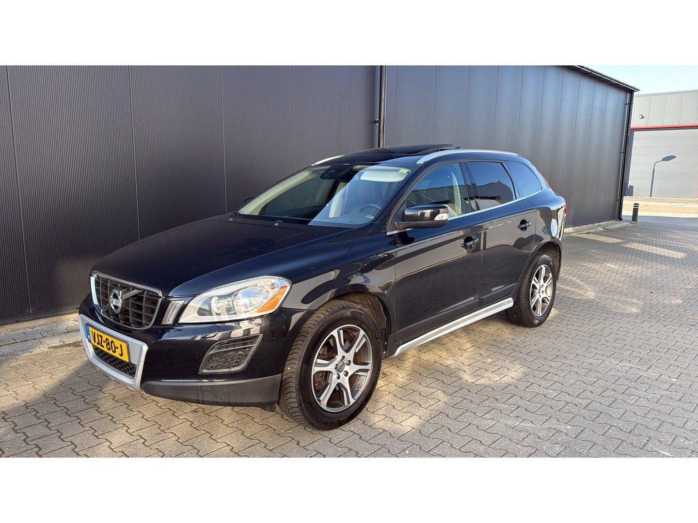 Volvo XC60 2.4 D5 AWD Summum Pano Leer Grijs kenteken