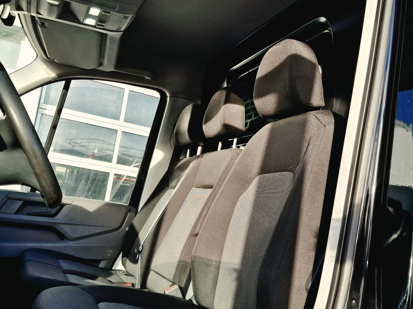 Volkswagen Crafter 35 2.0 TDI L5H3 177PK AUTOMAAT MARGE | ADAPTIVE CRUISE | LUCHTVERING | ZWART | VOORRUITVERWARMING | IMPERIAL