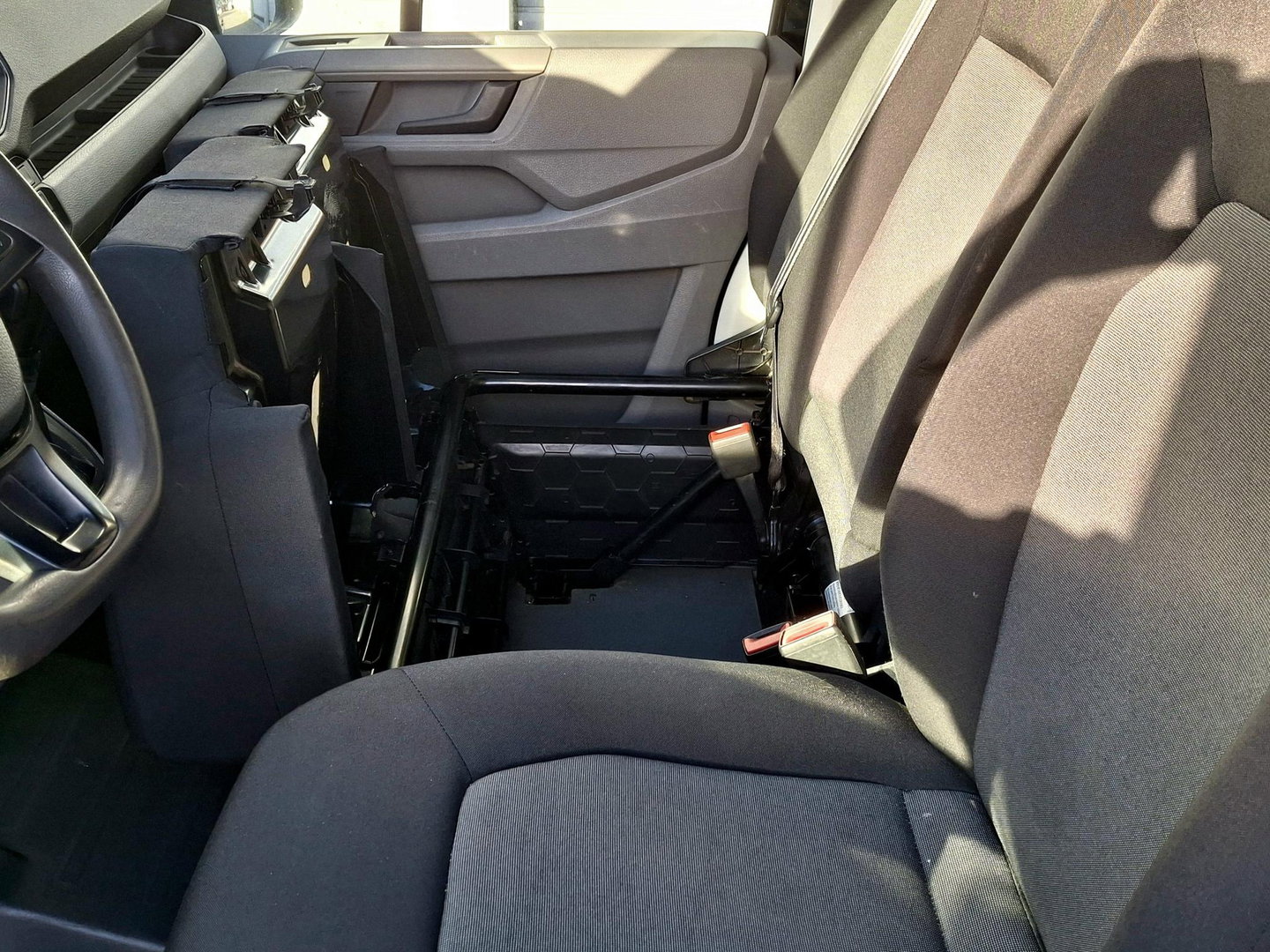 Volkswagen Crafter 35 2.0 TDI L5H3 177PK AUTOMAAT MARGE | ADAPTIVE CRUISE | LUCHTVERING | ZWART | VOORRUITVERWARMING | IMPERIAL