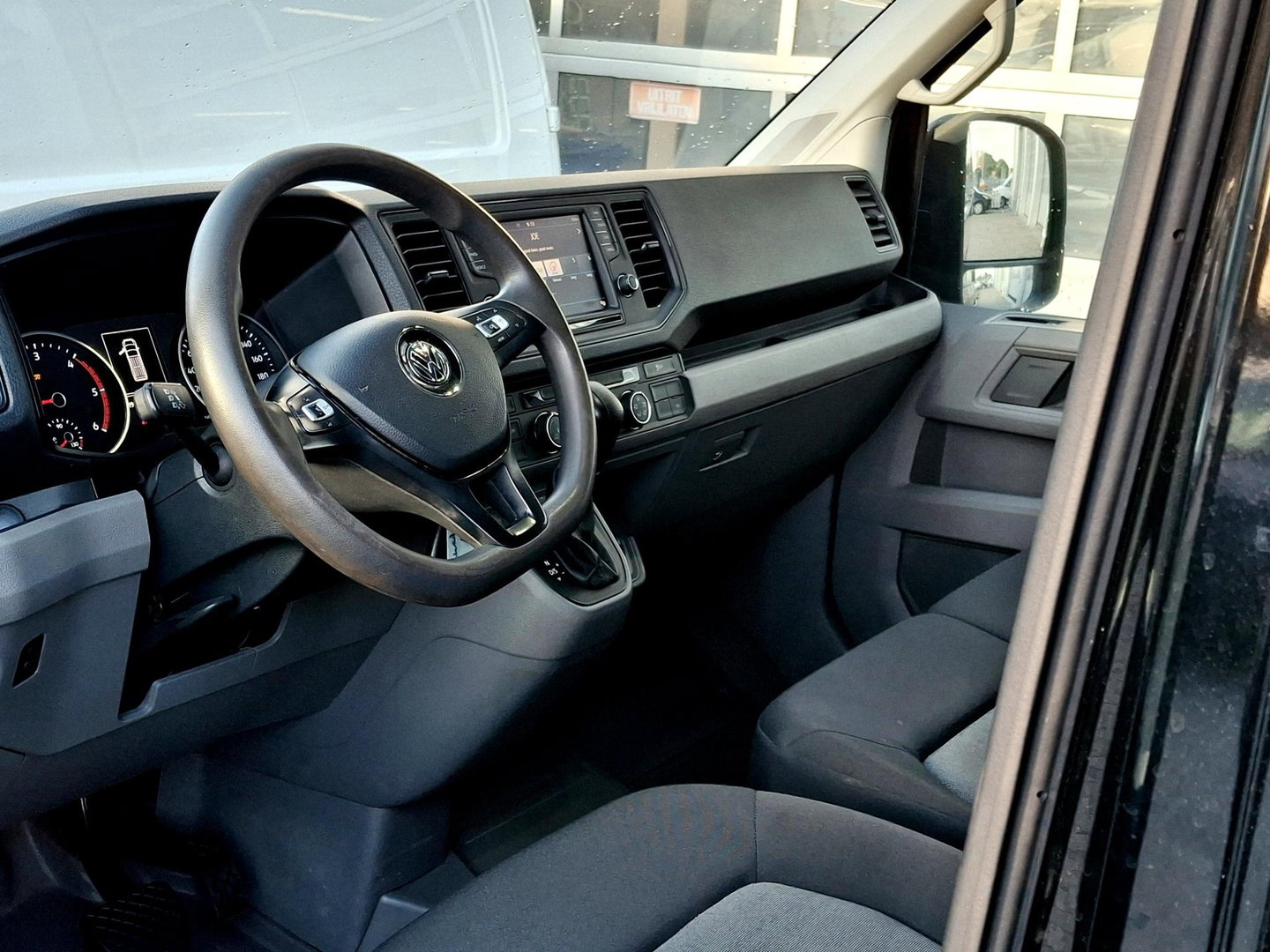 Volkswagen Crafter 35 2.0 TDI L5H3 177PK AUTOMAAT MARGE | ADAPTIVE CRUISE | LUCHTVERING | ZWART | VOORRUITVERWARMING | IMPERIAL