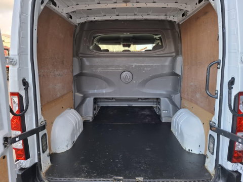 Renault Master T33 2.3 dCi L1H1 DUBBEL CABINE / AIRCO / CRUISE CONTROLE / TREKHAAK