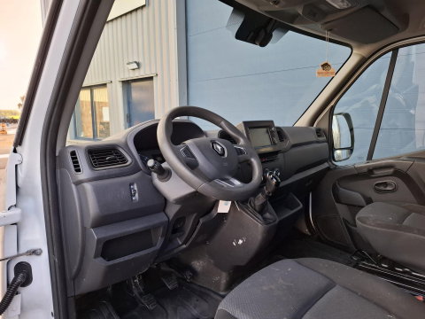 Renault Master T33 2.3 dCi L1H1 DUBBEL CABINE / AIRCO / CRUISE CONTROLE / TREKHAAK