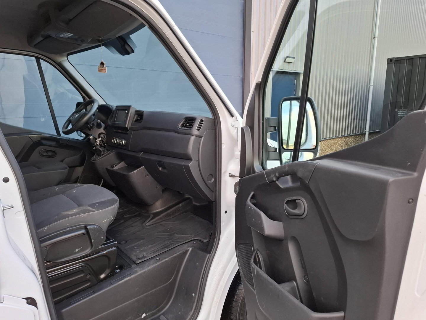 Renault Master T33 2.3 dCi L1H1 DUBBEL CABINE / AIRCO / CRUISE CONTROLE / TREKHAAK