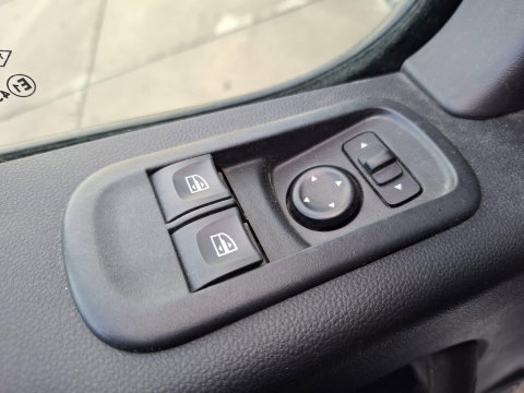 Renault Master T33 2.3 dCi L1H1 DUBBEL CABINE / AIRCO / CRUISE CONTROLE / TREKHAAK