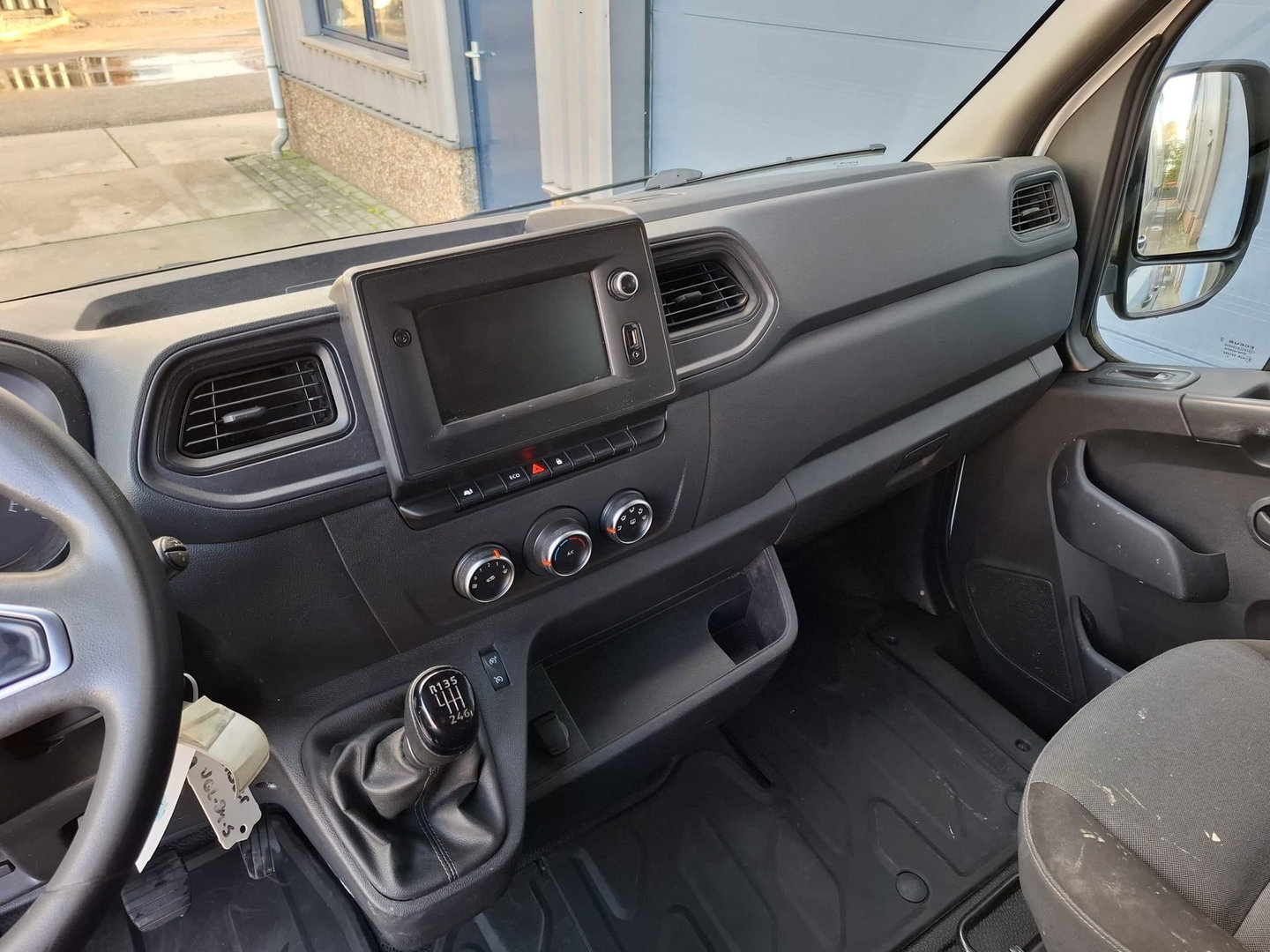 Renault Master T33 2.3 dCi L1H1 DUBBEL CABINE / AIRCO / CRUISE CONTROLE / TREKHAAK