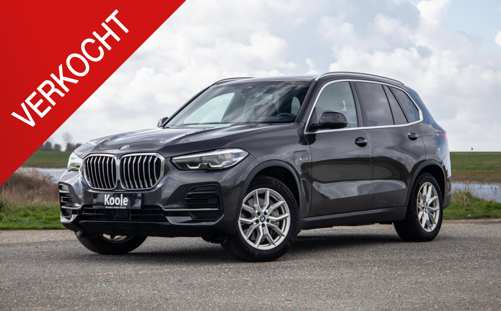 BMW X5 xDrive45e High Executive CARPLAY / CAMERA / DEALER ONDERHOUDEN / BRUIN LEER / STOELVERWARMING / TREKHAAK