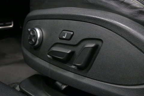 Audi RS4 A4 Avant 2.9 TFSI quattro / RS-Sportuitlaat / Panoramdak / Elektr. verstelbare voorstoelen (links met memory) / HUD / B&O / RS Comfort Pack / Dynamica Pack / Audi Exclusive interieur / Massage stoelen / Matrix LED / Rondomzichtcamera / Apple Carplay - And