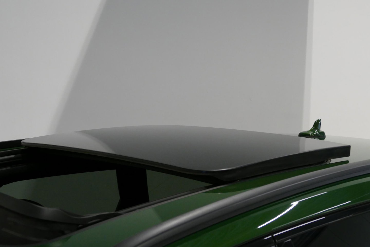 Audi RS4 A4 Avant 2.9 TFSI quattro / RS-Sportuitlaat / Panoramdak / Elektr. verstelbare voorstoelen (links met memory) / HUD / B&O / RS Comfort Pack / Dynamica Pack / Audi Exclusive interieur / Massage stoelen / Matrix LED / Rondomzichtcamera / Apple Carplay - And