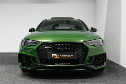 Audi RS4 A4 Avant 2.9 TFSI quattro / RS-Sportuitlaat / Panoramdak / Elektr. verstelbare voorstoelen (links met memory) / HUD / B&O / RS Comfort Pack / Dynamica Pack / Audi Exclusive interieur / Massage stoelen / Matrix LED / Rondomzichtcamera / Apple Carplay - And