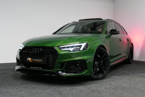 Audi RS4 A4 Avant 2.9 TFSI quattro / RS-Sportuitlaat / Panoramdak / Elektr. verstelbare voorstoelen (links met memory) / HUD / B&O / RS Comfort Pack / Dynamica Pack / Audi Exclusive interieur / Massage stoelen / Matrix LED / Rondomzichtcamera / Apple Carplay - And