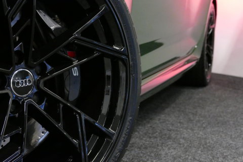 Audi RS4 A4 Avant 2.9 TFSI quattro / RS-Sportuitlaat / Panoramdak / Elektr. verstelbare voorstoelen (links met memory) / HUD / B&O / RS Comfort Pack / Dynamica Pack / Audi Exclusive interieur / Massage stoelen / Matrix LED / Rondomzichtcamera / Apple Carplay - And