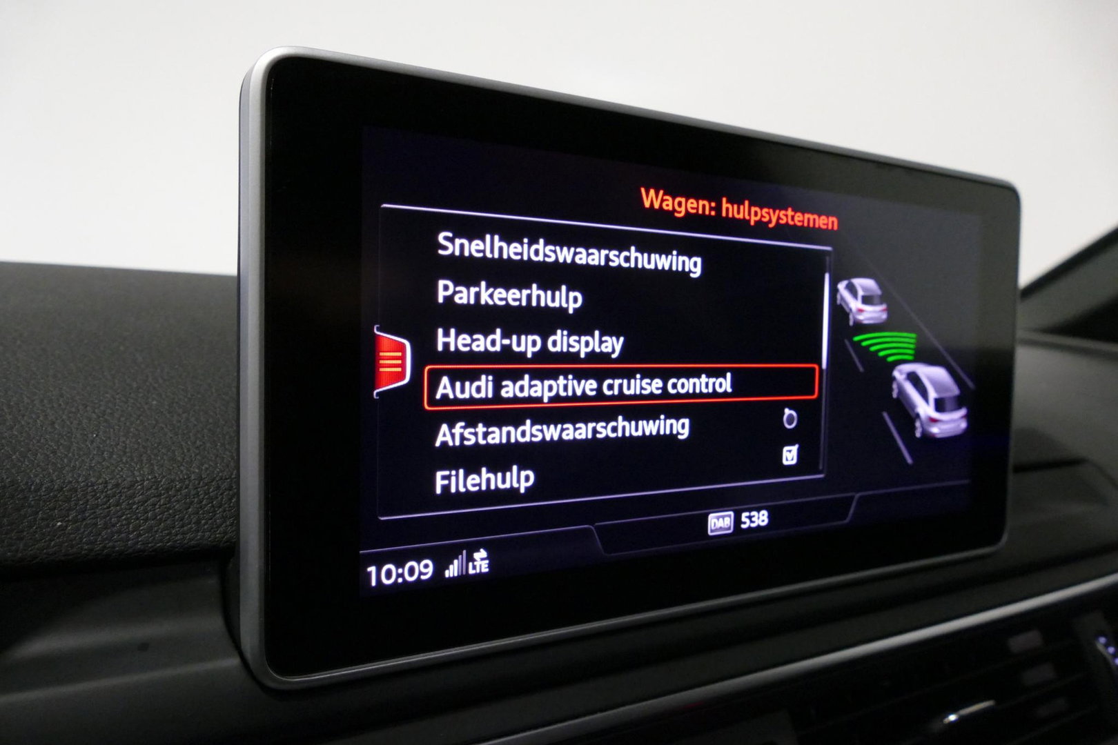 Audi RS4 A4 Avant 2.9 TFSI quattro / RS-Sportuitlaat / Panoramdak / Elektr. verstelbare voorstoelen (links met memory) / HUD / B&O / RS Comfort Pack / Dynamica Pack / Audi Exclusive interieur / Massage stoelen / Matrix LED / Rondomzichtcamera / Apple Carplay - And