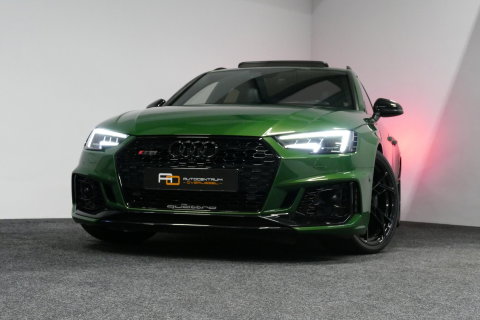 Audi RS4 A4 Avant 2.9 TFSI quattro / RS-Sportuitlaat / Panoramdak / Elektr. verstelbare voorstoelen (links met memory) / HUD / B&O / RS Comfort Pack / Dynamica Pack / Audi Exclusive interieur / Massage stoelen / Matrix LED / Rondomzichtcamera / Apple Carplay - And