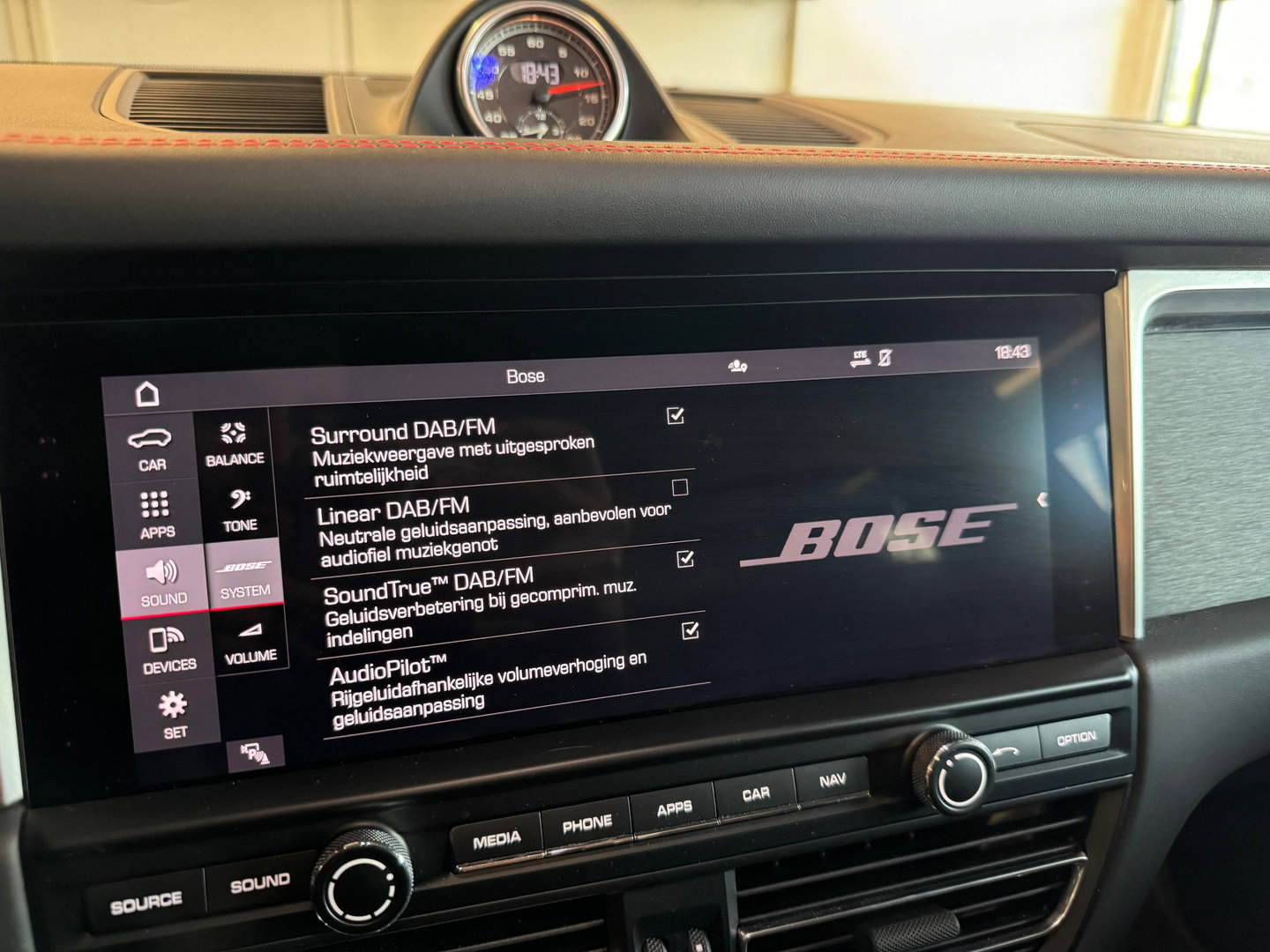Porsche Macan 2.9 GTS Pano|Sportdesign|Chrono|Luchtv|Trekhaak