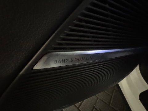 Audi Q8 55 TFSI quattro S Line Pano|BTW|B&O|RS Seats|360c|Blindspot