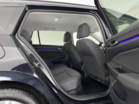 Volkswagen Golf Variant 2.0 TDI Life Business+ (INCL.BTW) Aut. *FULL-LED | ADAPTIVE-CRUISE | BLIND-SPOT | DIGI-COCKPIT | NAVI-FULLMAP | AMBIENT-LIGHT | COMFORT-SEATS | KEYLESS | DAB+ | PRIVACY-GLASS | ECC | PDC | TOWBAR | 16''ALU*