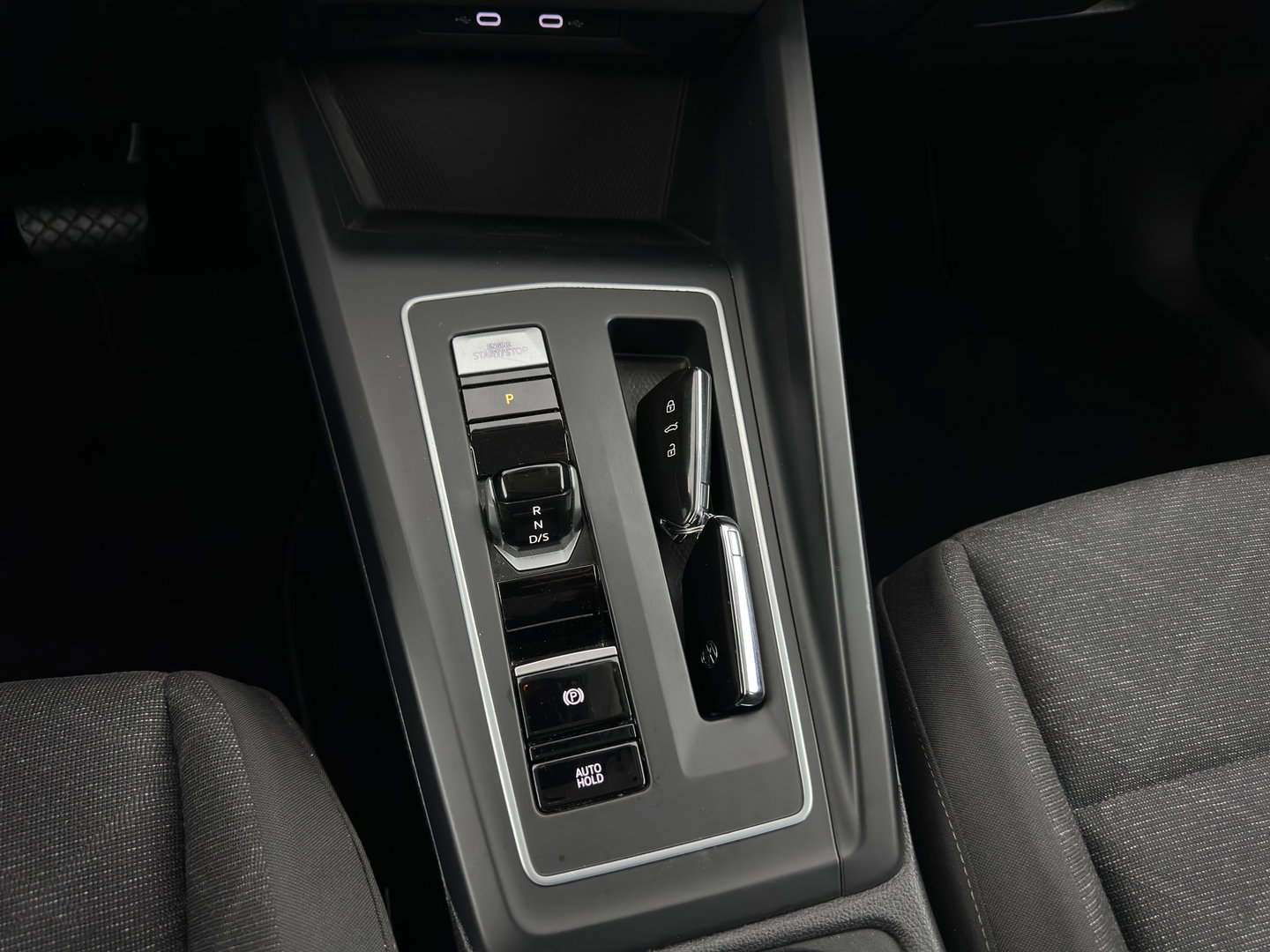 Volkswagen Golf Variant 2.0 TDI Life Business+ (INCL.BTW) Aut. *FULL-LED | ADAPTIVE-CRUISE | BLIND-SPOT | DIGI-COCKPIT | NAVI-FULLMAP | AMBIENT-LIGHT | COMFORT-SEATS | KEYLESS | DAB+ | PRIVACY-GLASS | ECC | PDC | TOWBAR | 16''ALU*